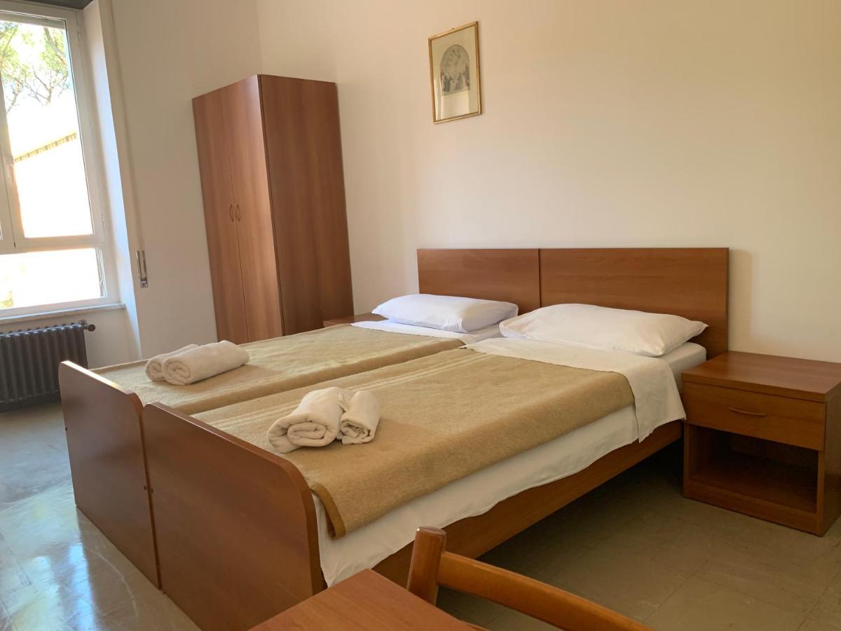 Casa Per Ferie Jpii Dom Polski Rom Exteriör bild